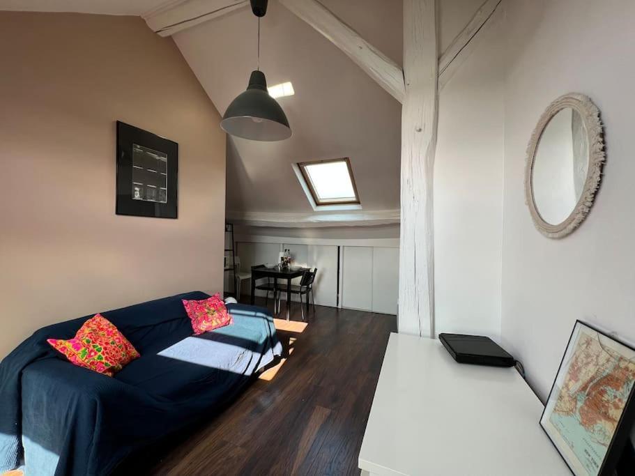 Bright Studio Apartment - Fontainebleau Bagian luar foto