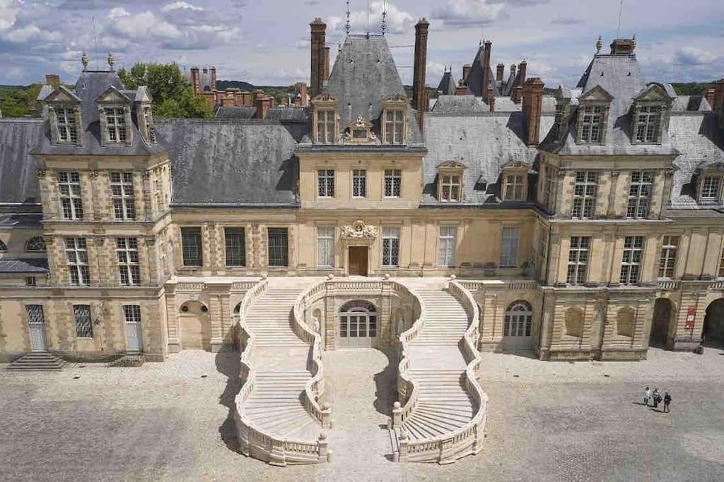 Bright Studio Apartment - Fontainebleau Bagian luar foto