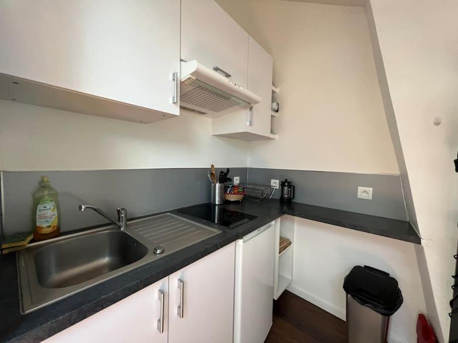 Bright Studio Apartment - Fontainebleau Bagian luar foto